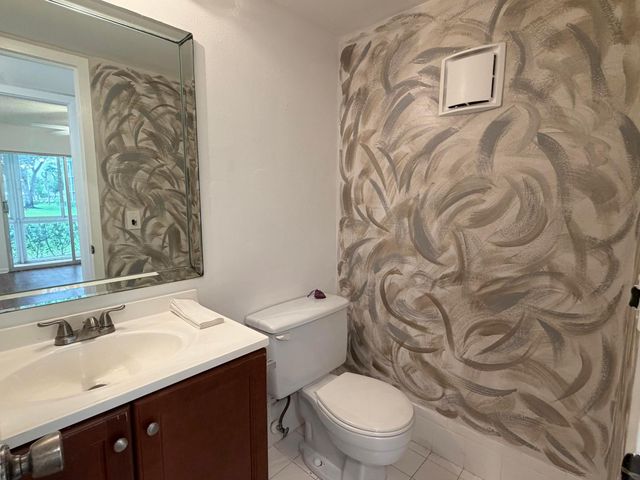 52 Dorset Drive B, Boca Raton, FL 33434