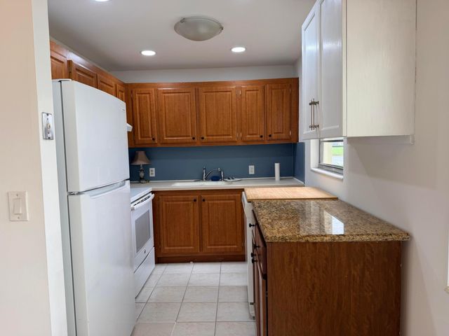 52 Dorset Drive B, Boca Raton, FL 33434