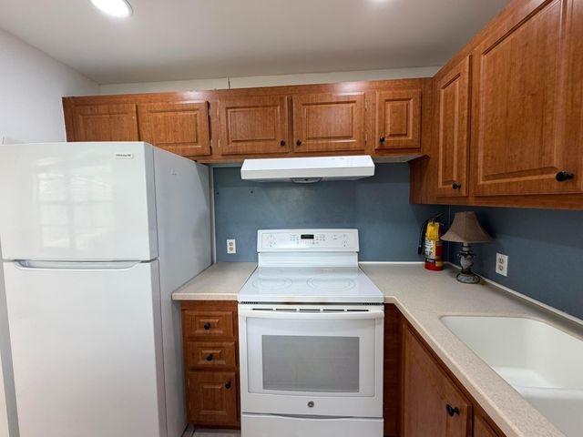 52 Dorset Drive B, Boca Raton, FL 33434