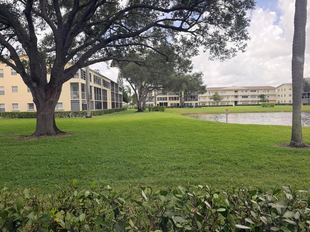 52 Dorset Drive B, Boca Raton, FL 33434