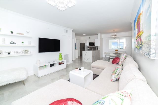 17150 N Bay 2905, Sunny Isles Beach, FL 33160