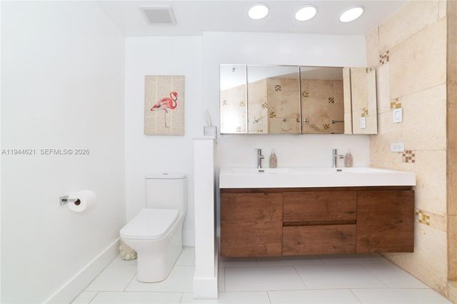 17150 N Bay 2905, Sunny Isles Beach, FL 33160