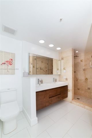 17150 N Bay 2905, Sunny Isles Beach, FL 33160