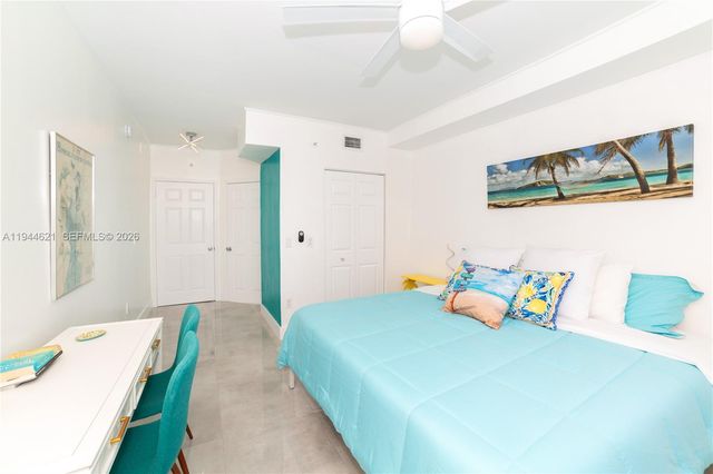 17150 N Bay 2905, Sunny Isles Beach, FL 33160