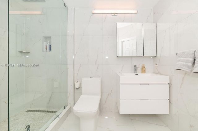 17150 N Bay 2905, Sunny Isles Beach, FL 33160