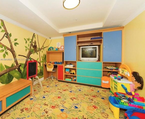 17150 N Bay 2905, Sunny Isles Beach, FL 33160