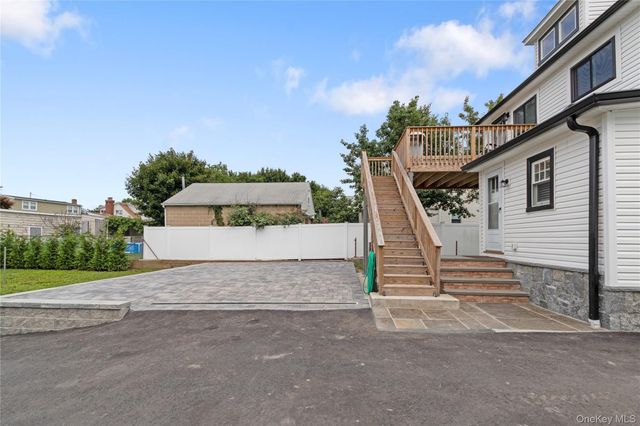 38 Smith Street 1, Glen Cove, NY 11542