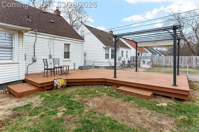 25529 Stanford Street, Dearborn Heights, MI 48125