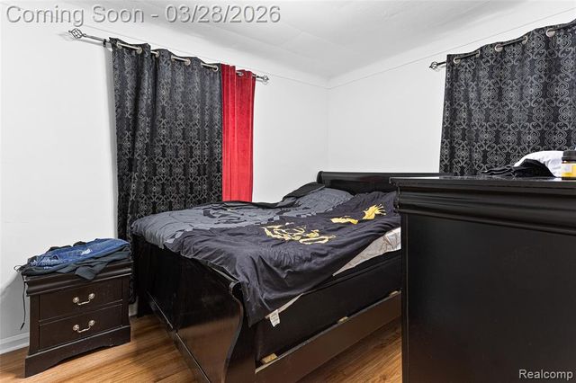 25529 Stanford Street, Dearborn Heights, MI 48125