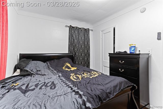 25529 Stanford Street, Dearborn Heights, MI 48125