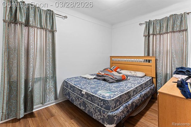 25529 Stanford Street, Dearborn Heights, MI 48125