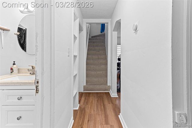 25529 Stanford Street, Dearborn Heights, MI 48125