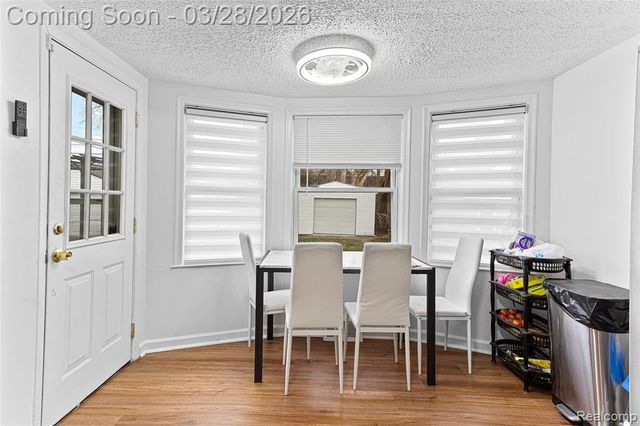 25529 Stanford Street, Dearborn Heights, MI 48125