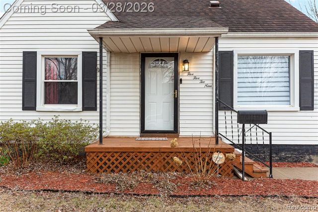 25529 Stanford Street, Dearborn Heights, MI 48125