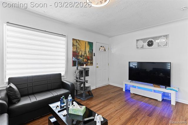 25529 Stanford Street, Dearborn Heights, MI 48125