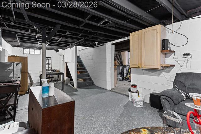 25529 Stanford Street, Dearborn Heights, MI 48125