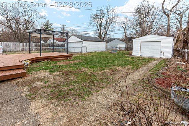 25529 Stanford Street, Dearborn Heights, MI 48125