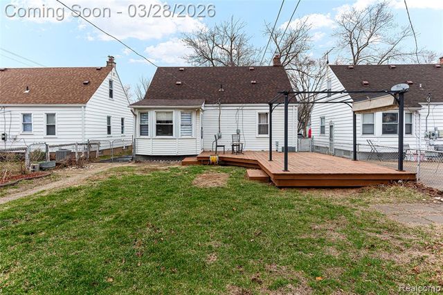 25529 Stanford Street, Dearborn Heights, MI 48125