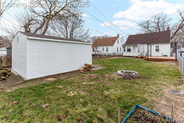 25529 Stanford Street, Dearborn Heights, MI 48125