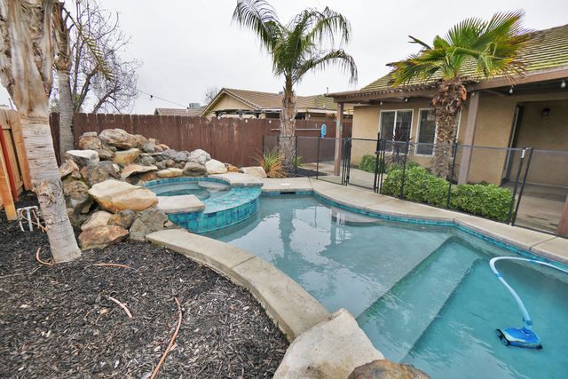 3308 W Terry Avenue, Riverdale, CA 93656