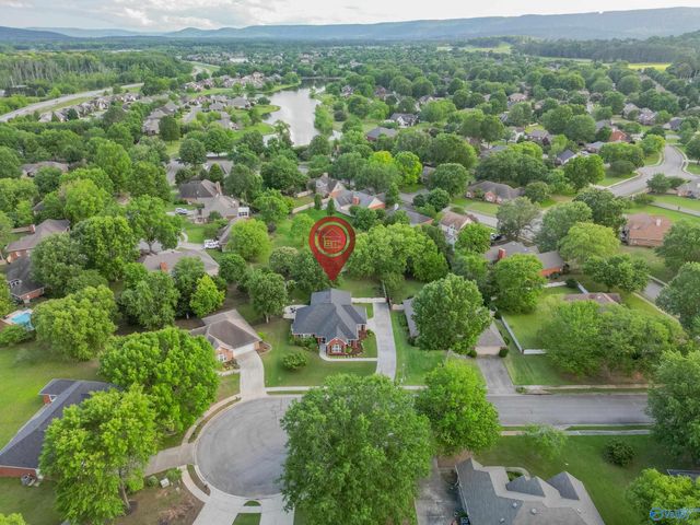 3104 Pendleton Court SE, Owens Cross Roads, AL 35763