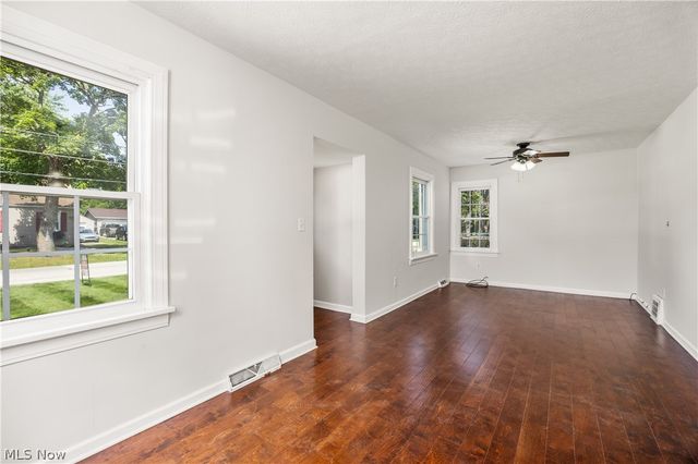 221 Ohio Avenue, Wadsworth, OH 44281