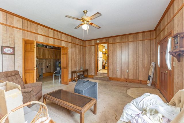 1409 Nashville Hwy, Columbia, TN 38401