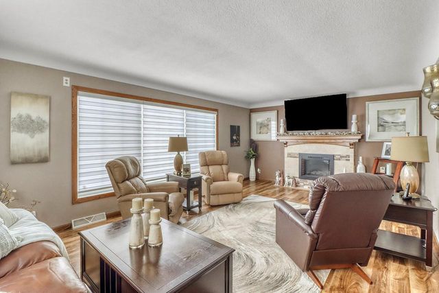 1125 23rd Avenue S, Moorhead, MN 56560