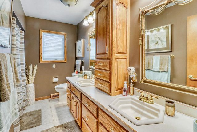 1125 23rd Avenue S, Moorhead, MN 56560