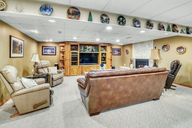 1125 23rd Avenue S, Moorhead, MN 56560