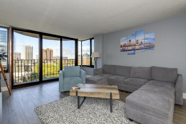 929 N Astor STREET #807, Milwaukee, WI 53202