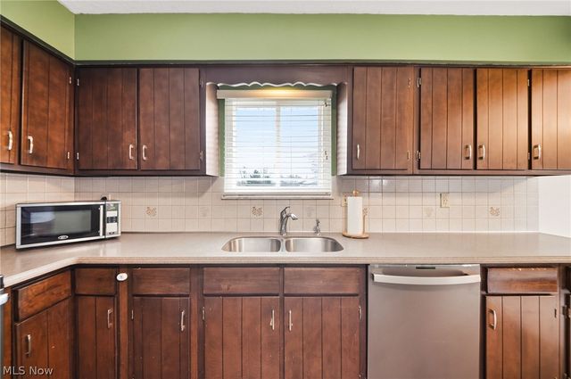 3992 Hilltop Drive, Brunswick, OH 44212