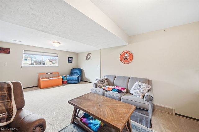 3992 Hilltop Drive, Brunswick, OH 44212