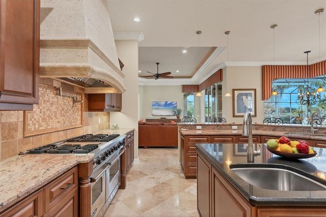 7007 PORTMARNOCK PLACE, Lakewood Ranch, FL 34202