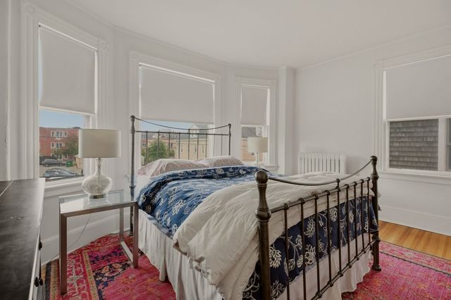 14 Mann Avenue, Newport, RI 02840