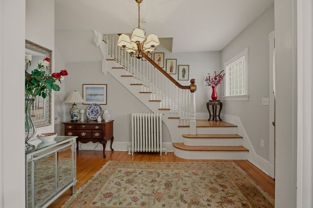 14 Mann Avenue, Newport, RI 02840