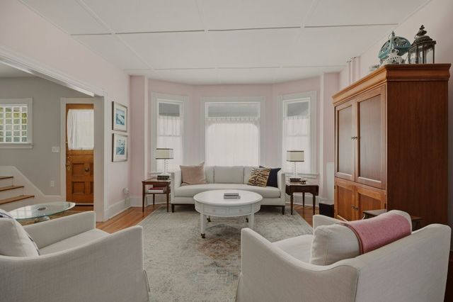14 Mann Avenue, Newport, RI 02840