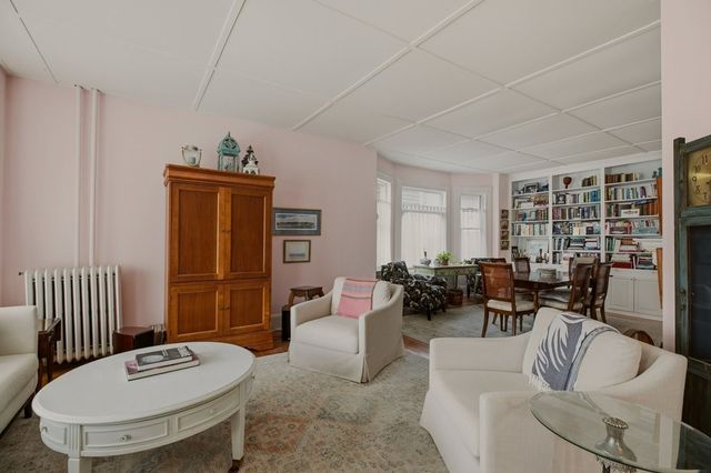 14 Mann Avenue, Newport, RI 02840