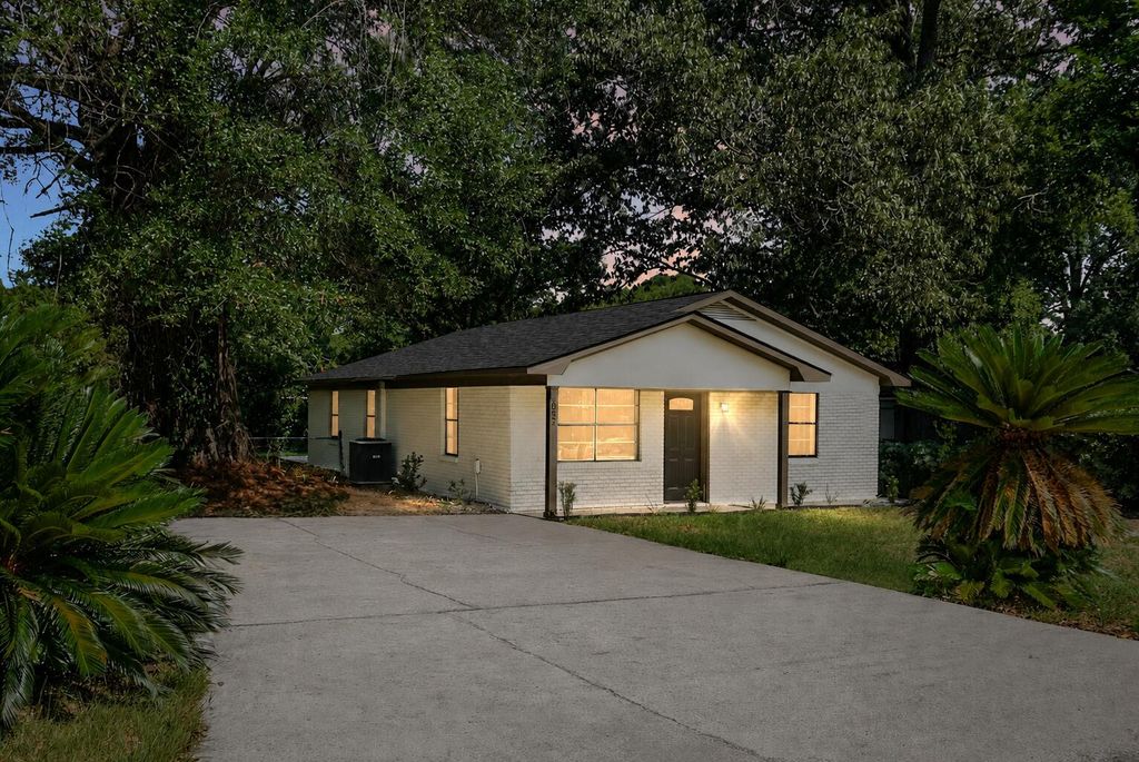 2052 Vestry Drive, Charleston, SC 29414