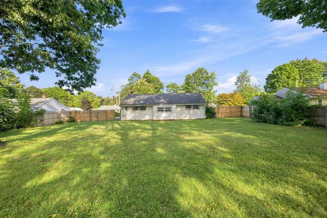 96 Shady Brook Lane, Springfield, MA 01108