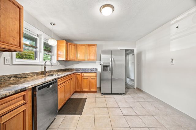 96 Shady Brook Lane, Springfield, MA 01108
