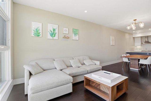 600 El Camino Real 302, Belmont, CA 94002