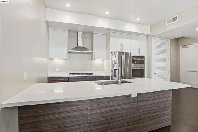 600 El Camino Real 302, Belmont, CA 94002