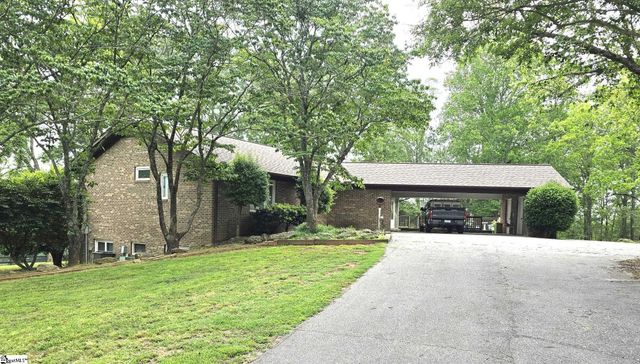 261 N Mcalister Road, Liberty, SC 29657