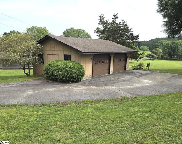 261 N Mcalister Road, Liberty, SC 29657