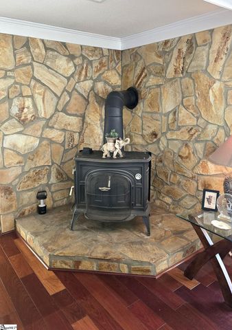 261 N Mcalister Road, Liberty, SC 29657