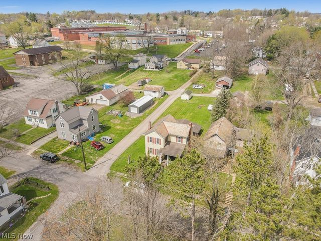 237 W Chestnut Street, Lisbon, OH 44432