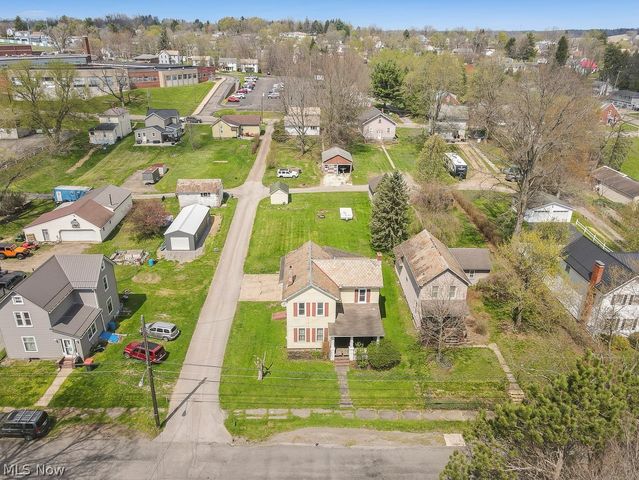 237 W Chestnut Street, Lisbon, OH 44432