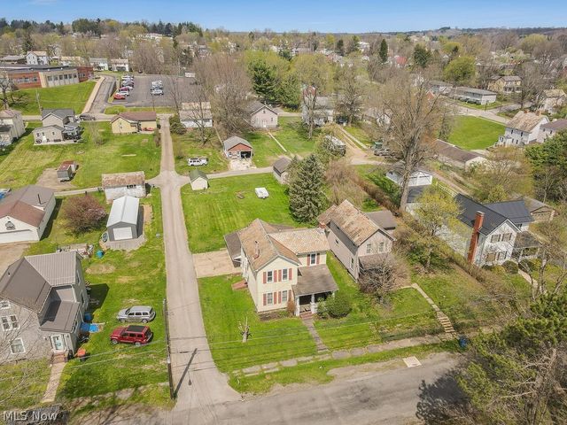 237 W Chestnut Street, Lisbon, OH 44432