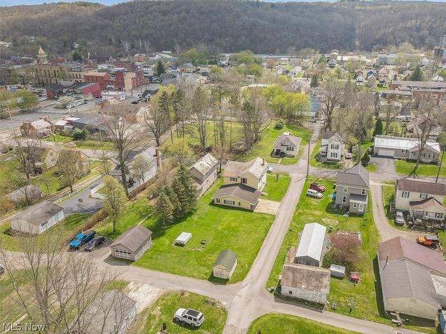 237 W Chestnut Street, Lisbon, OH 44432